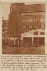 873568 Afbeelding van de start van de bouw van het 3e Jaarbeursgebouw door de sloop van het semi-permanente ...